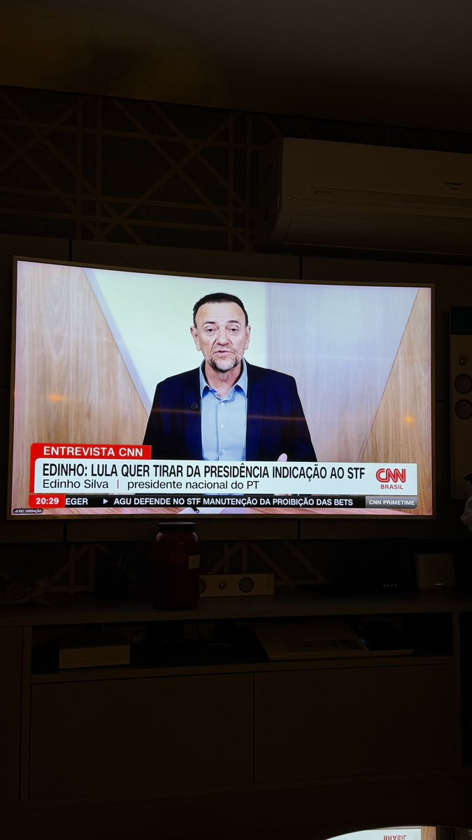 dmath3u5's tweet photo. A nossa esquerda sempre pensando na democracia 😊 https://t.co/Hd5YwPY8EH