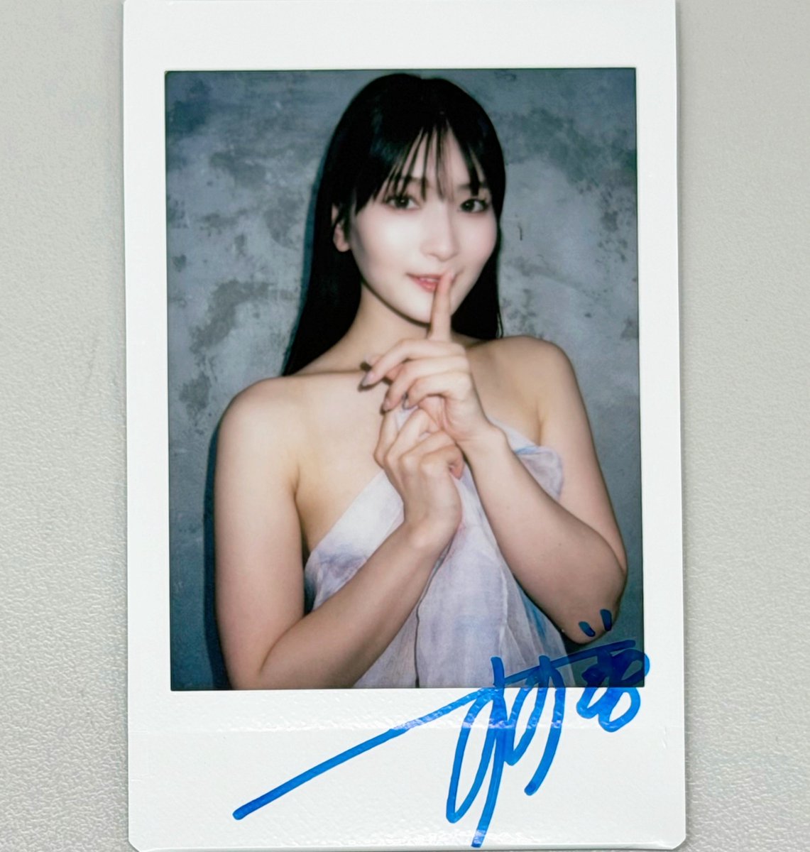 REbeccaTheSales's tweet photo. 11月19日発売、本庄鈴ちゃんの新作予約開始!!

烏の濡れ羽色に輝く艶やかな長髪、その美貌は並び立つ者なしと称される神秘的美女!!

「Suzu10　Perfect Symphony・本庄鈴」
限定チェキ付予約受付中!
BD https://t.co/NTfKHxJhdb
DVD https://t.co/8PS8uwjbf9
@honjosuzu
#本庄鈴
#Cmore
#REbecca新作 https://t.co/JNNocclh9K