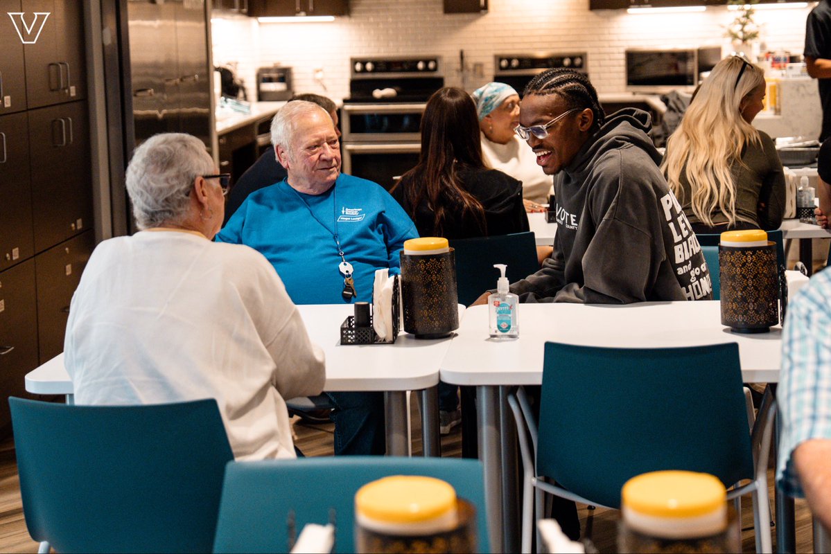 VandyMBB's tweet photo. Grateful to spend the evening serving and getting to know the incredible guests at Hope Lodge Nashville https://t.co/lcACqTRLB7