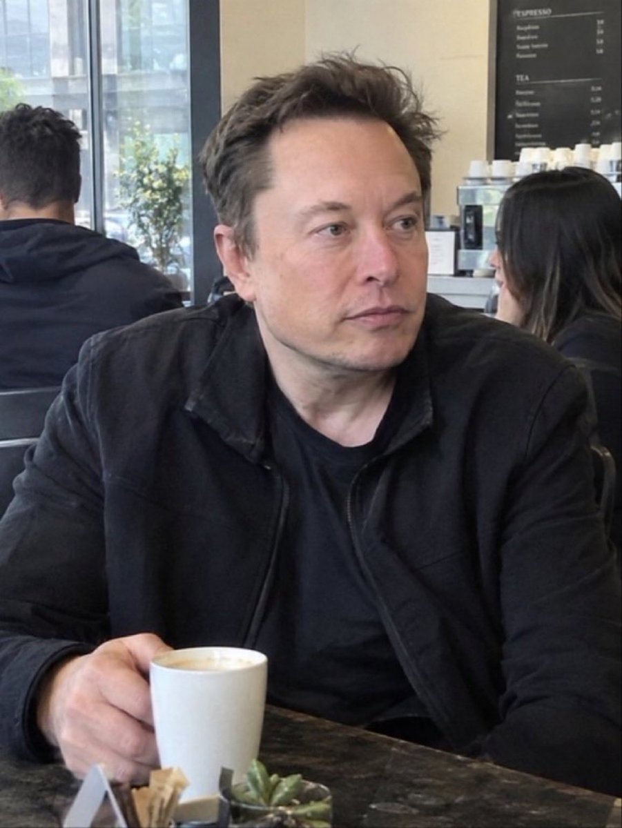 68262k76's tweet photo. You meet me at a cafe. What would you say to me? 👋 https://t.co/7WGxrOqd8o