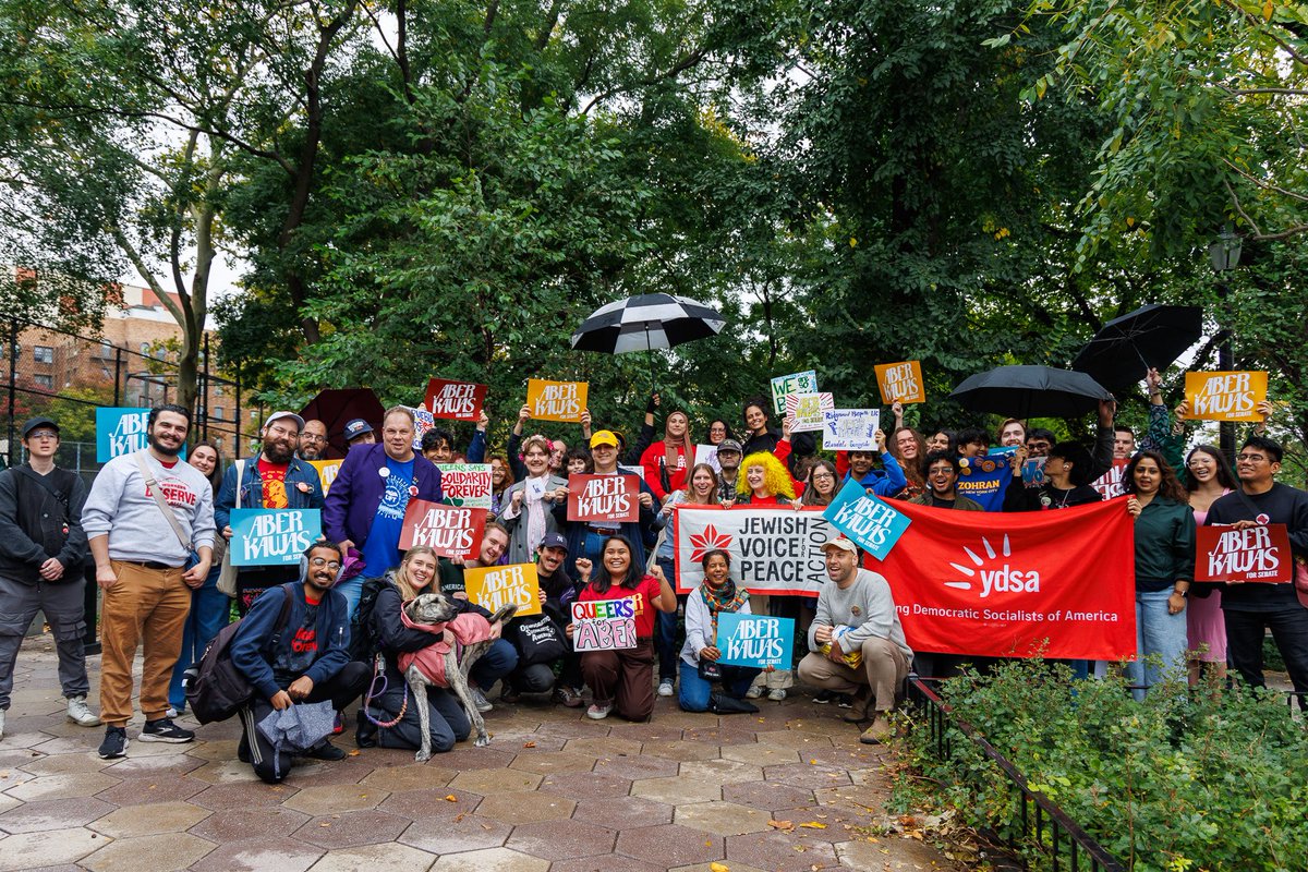 AberKawas's tweet photo. Love and gratitude to everyone who came out for our relaunch canvass & party! The rain couldn’t dampen the positive energy, collective power, and joy we felt together. I came away feeling excited and inspired to keep building with all of you as we head into the final month before Election Day. 

Thank you @claireforny, @samantha4queens, and members of @nycDSA, @YDSA_, @jvpaction, @jfrejnyc, and @UFT for making our relaunch an incredible success.  Onwards to another people’s victory in November!