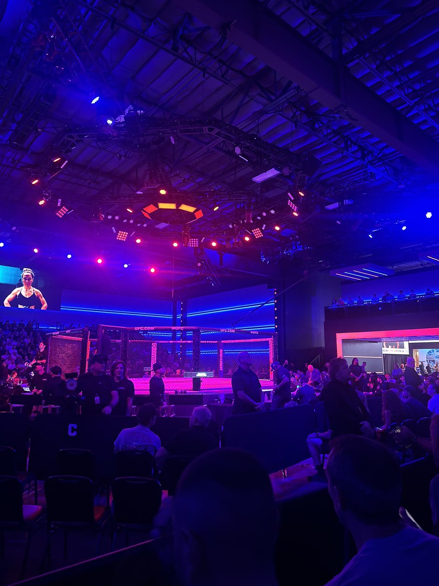 MrsSaraOliver's tweet photo. Dana White Contender Series week 9! 👊🏼 https://t.co/rfYCzO1Scc