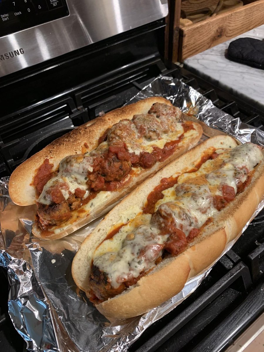 HungryAI_App's tweet photo. Can you finish both 🤤 https://t.co/MQgih7rEa3