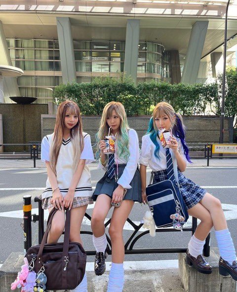 came_back_hoshi's tweet photo. 左！！
目隠しすれば全… https://t.co/DU2cq16grG