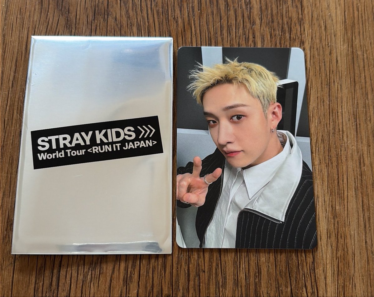 Tamaneg128's tweet photo. Stray kids スキズ　RUN IT  POPUP オンライン　購入特典トレカ　グッズ　1万円　交換

【譲】　バンチャン🐺

【求】　スンミン🐶

郵送での交換を希望しています😊
お気軽にお声掛けください。 https://t.co/1ga8FzdbEa