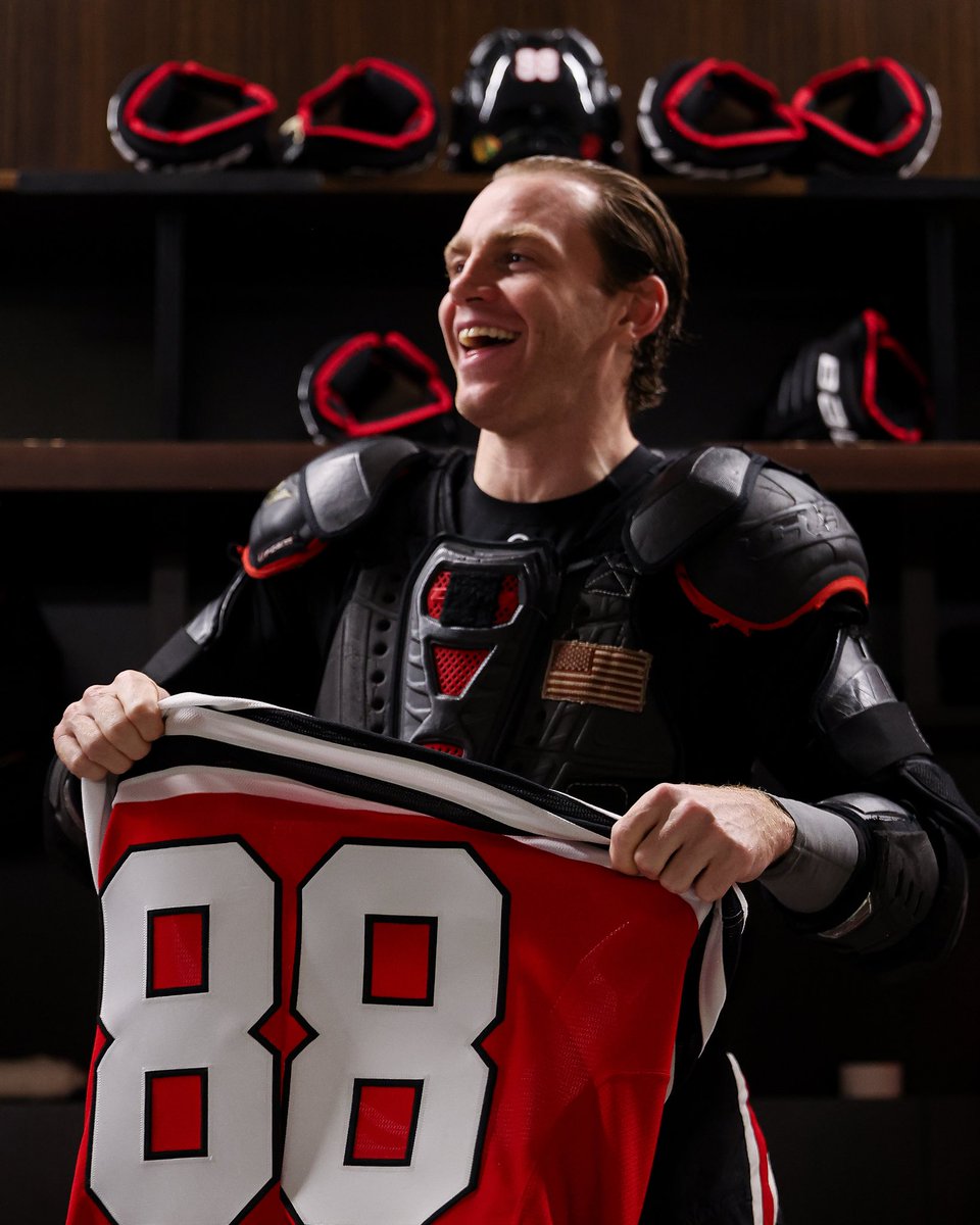 NHLBlackhawks's tweet photo. can’t help but smile 🥹❤️ https://t.co/bPquIzPIr1