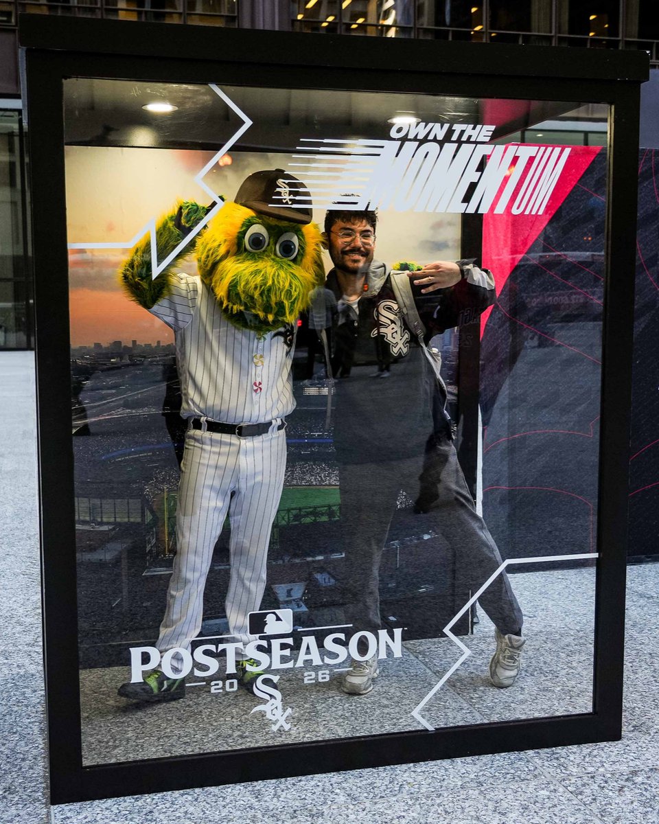 whitesox's tweet photo. Hung out with @Southpaw and some friends earlier today 🤝 https://t.co/RtHr72msvr