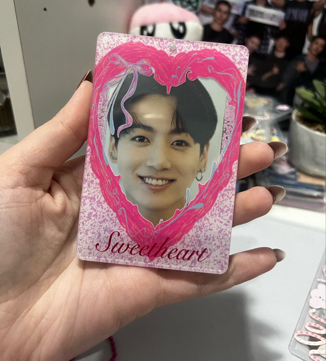 jugyukook's tweet photo. [💌] feedback positivo pra ceg @dreamycegs 🫶🏻

ceg muito tranquila e organizada! lou e bia sempre muito atenciosas em todo o processo!! to apaixonada em cada item fofo que chegou, obrigada pelo bottom do gyu como mimo, eu amei!! 🥹 https://t.co/3hGgpzyqAr