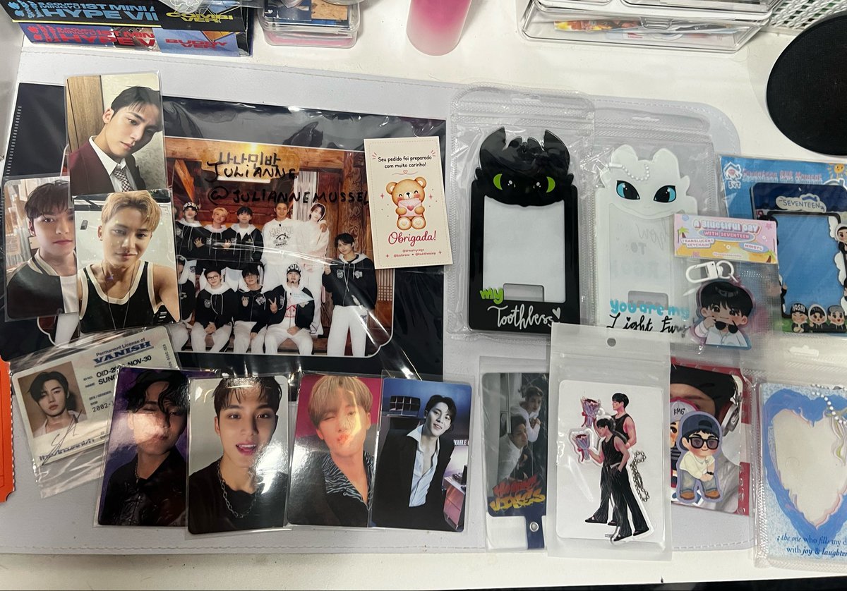 jugyukook's tweet photo. [💌] feedback positivo pra ceg @dreamycegs 🫶🏻

ceg muito tranquila e organizada! lou e bia sempre muito atenciosas em todo o processo!! to apaixonada em cada item fofo que chegou, obrigada pelo bottom do gyu como mimo, eu amei!! 🥹 https://t.co/3hGgpzyqAr