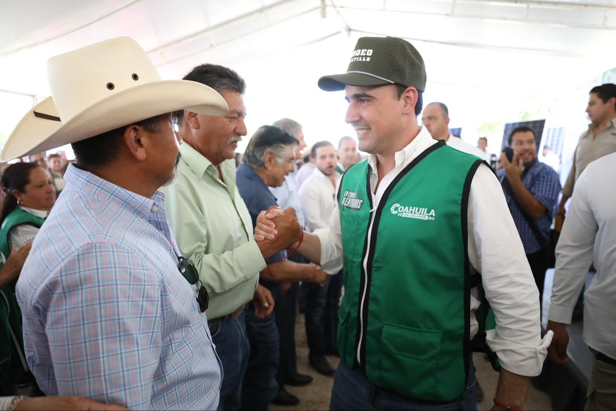 manolojim's tweet photo. Arrancamos una obra de agua con bombeo solar y filtración en la presa San Miguel para beneficiar a 4 mil habitantes. 👍🏼🤠💪🏼 #CoahuilaPaDelante #APasosDeGigante #JiménezMásFuerteQueNunca (2/2) https://t.co/BQh4DM5wwO
