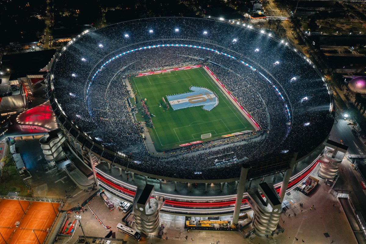 RiverPlate's tweet photo. GRACIAS 🔟♾️🇦🇷

📍 Estadio Monumental. https://t.co/H3lEOcJFVF