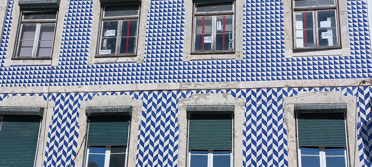 nancycappelli's tweet photo. #Portugal 🇵🇹 #azulejos #RecuerdoDeViaje #Wanderlust https://t.co/TaYU7VmFHD