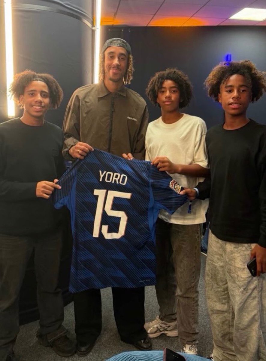 ManUtdXtra's tweet photo. Leny Yoro with his younger brother after his french debut :D https://t.co/UjdboIj0uT