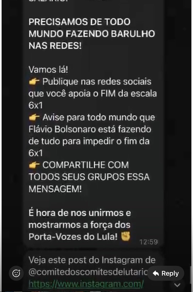 ClauAker's tweet photo. 🚨 ATENÇÃO:

Alguém da campanha do @FlavioBolsonaro @plnacional_ @rogeriosmarinho poderia indicar um canal privado para que eu encaminhe um material que recebi?

Não vou publicá-lo aqui porque os vídeos feitos do WhatsApp contém nomes e números de celular.

O material aponta para uma possível articulação entre professores de universidades e institutos federais e estudantes, com coordenação de manifestações, distribuição de tarefas e divulgação de informações falsas sobre a direita e Flávio Bolsonaro em todo o Brasil.

A convivência entre professores e alunos, inclusive em grupos informais, deve respeitar a liberdade de pensamento e a pluralidade de ideias. Participação política é um direito; pressão ou imposição ideológica na relação entre professores e estudantes NÃO.