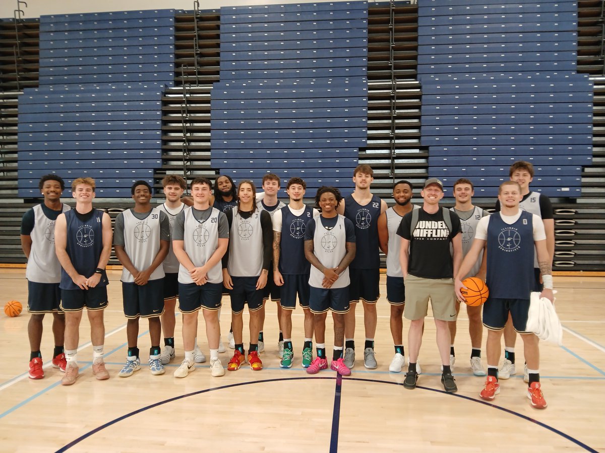coachmattbrock's tweet photo. Big thanks to @CoachHPrice for building up @UISHoops this preseason! #caretocompete 
#NOW https://t.co/5vgTyiIopL