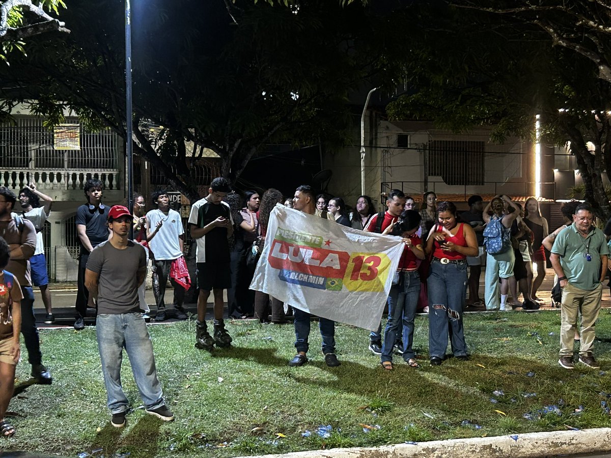 bibibzin's tweet photo. Lula, Belém do Pará tá contigo! ⭐️❤️🇧🇷 https://t.co/D7mTFRuJir