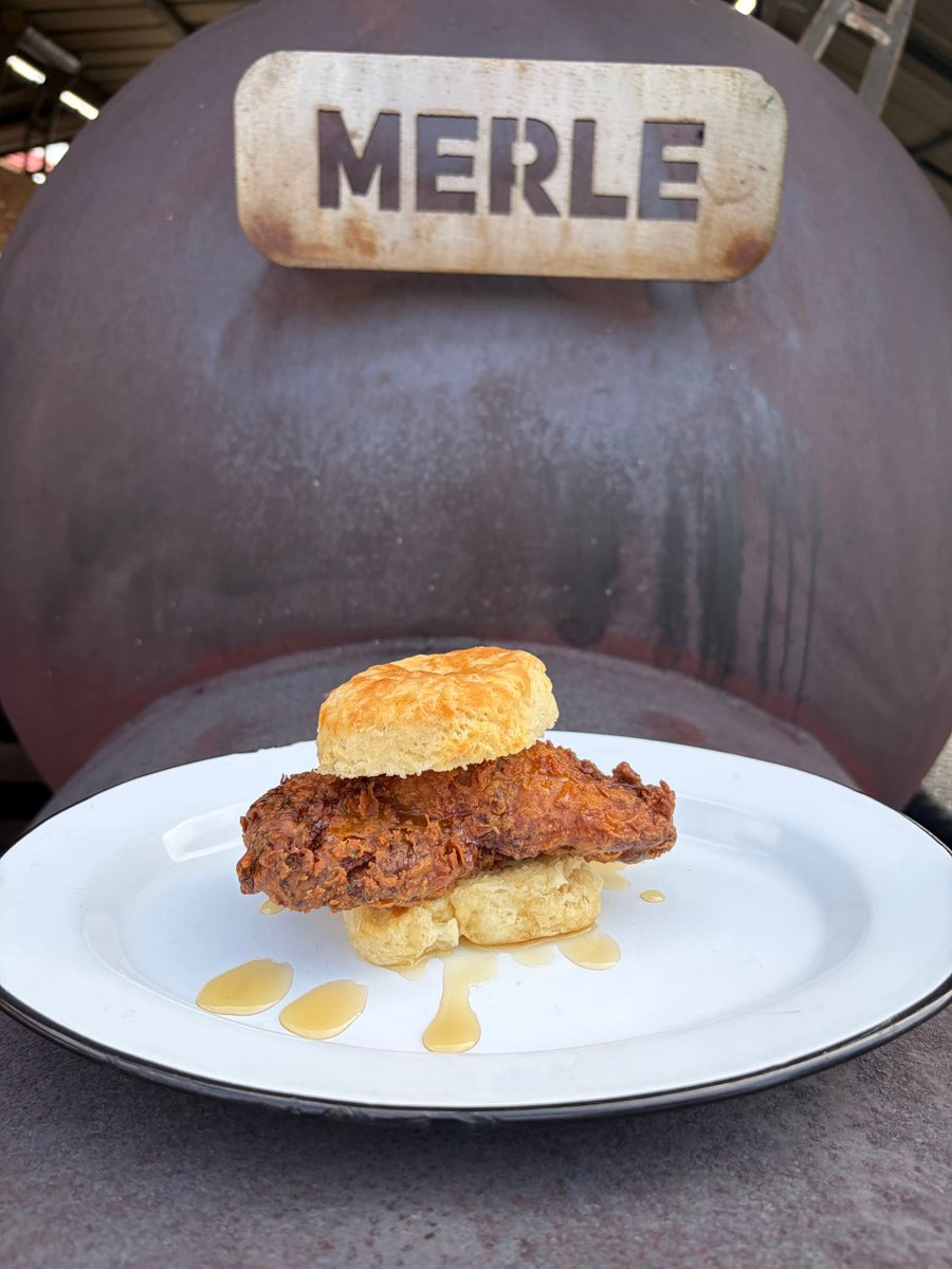 ARLnowDOTcom's tweet photo. Weekends are for biscuits at Sloppy Mama’s BBQ https://t.co/VuTBpgMkzn #sponsor https://t.co/k75GhtsWam