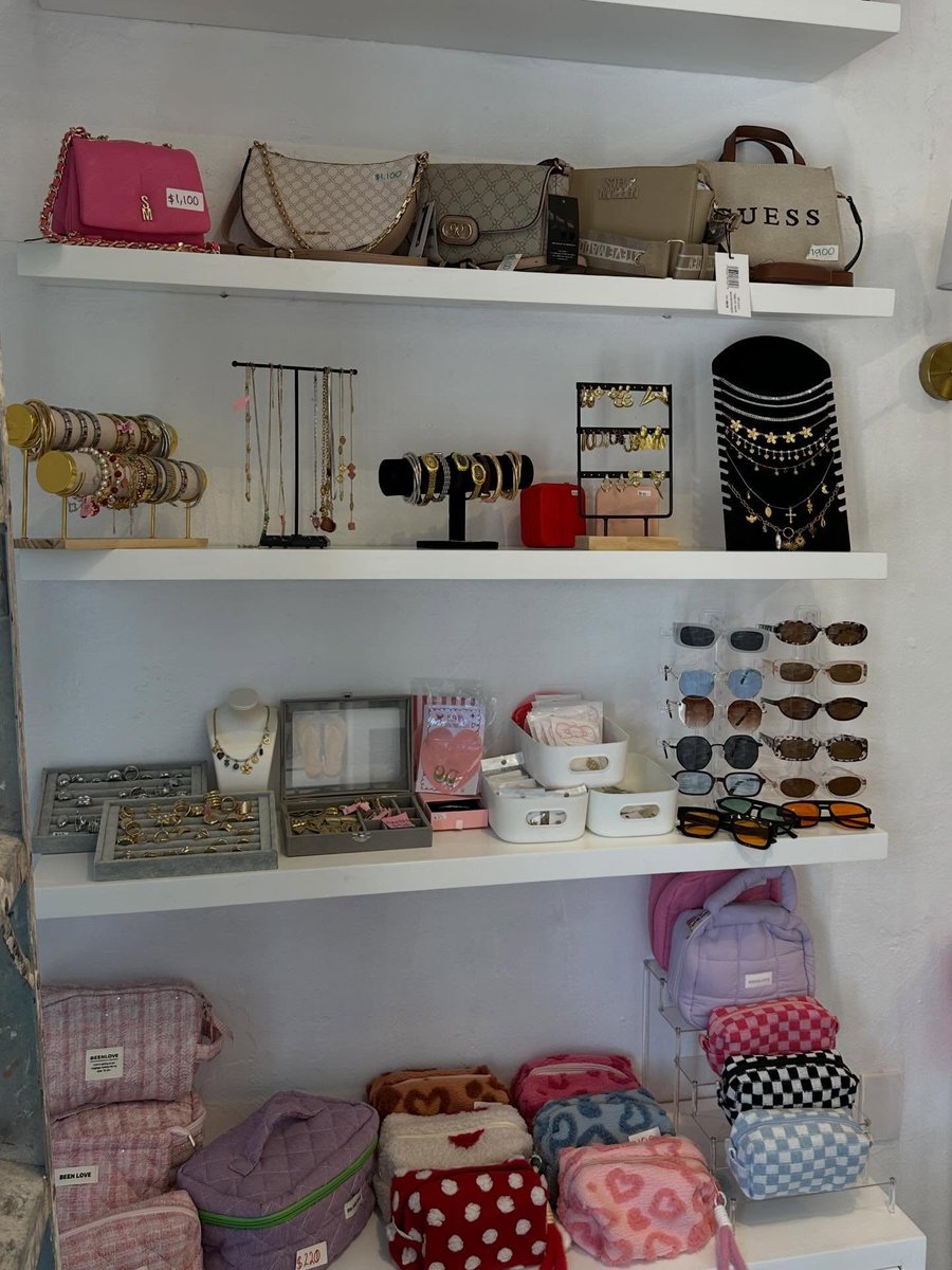 BmxErstyle's tweet photo. ¡Queremos verte de nuevo! Tras una semana de mejoras, ya estamos abiertos para ti. Visítanos en Calle Matamoros, de 10 AM a 8 PM. Conoce nuestras novedades semanales y haz tu pedido por WhatsApp: 694 110 9070 https://t.co/RsmEKriRdM