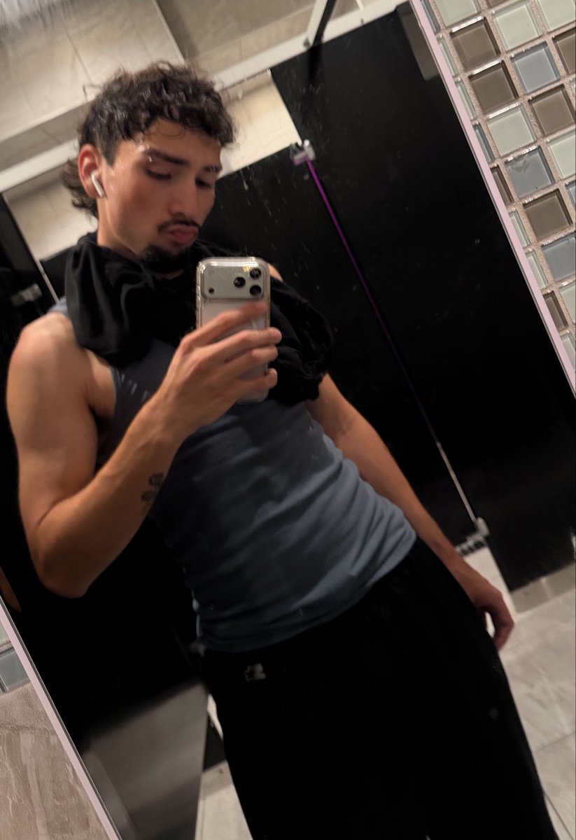 iitsiivan's tweet photo. workout done https://t.co/GS10JFzXld