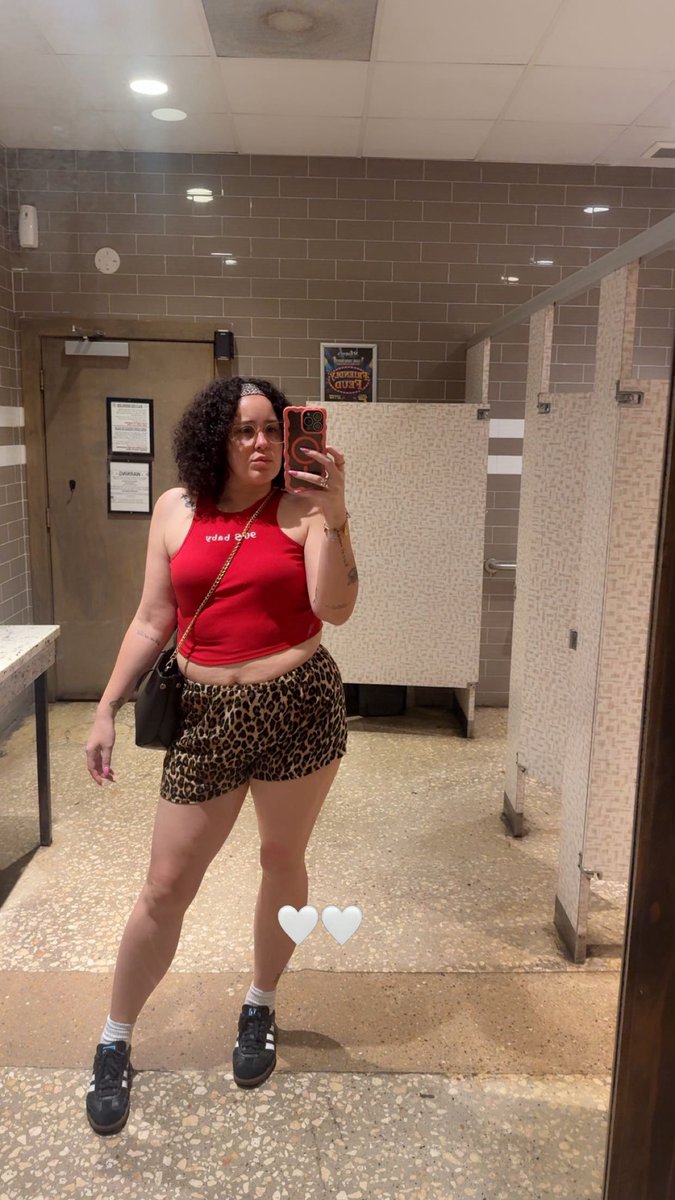 TheCurly_Queen's tweet photo. https://t.co/MrFpDZzfRK