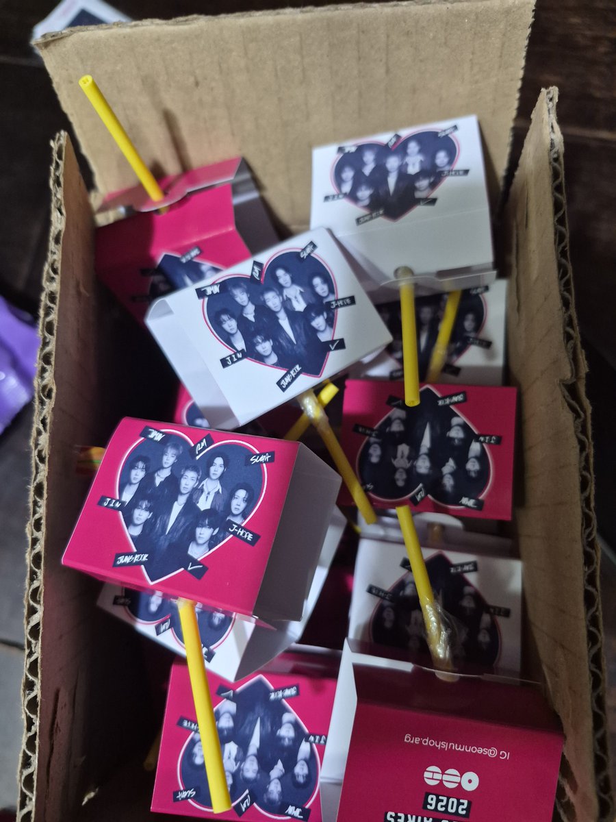 MacaRpwp's tweet photo. No se nos caía una idea con mi hna, espero que nos reciban estos freebies https://t.co/K960wdx74I