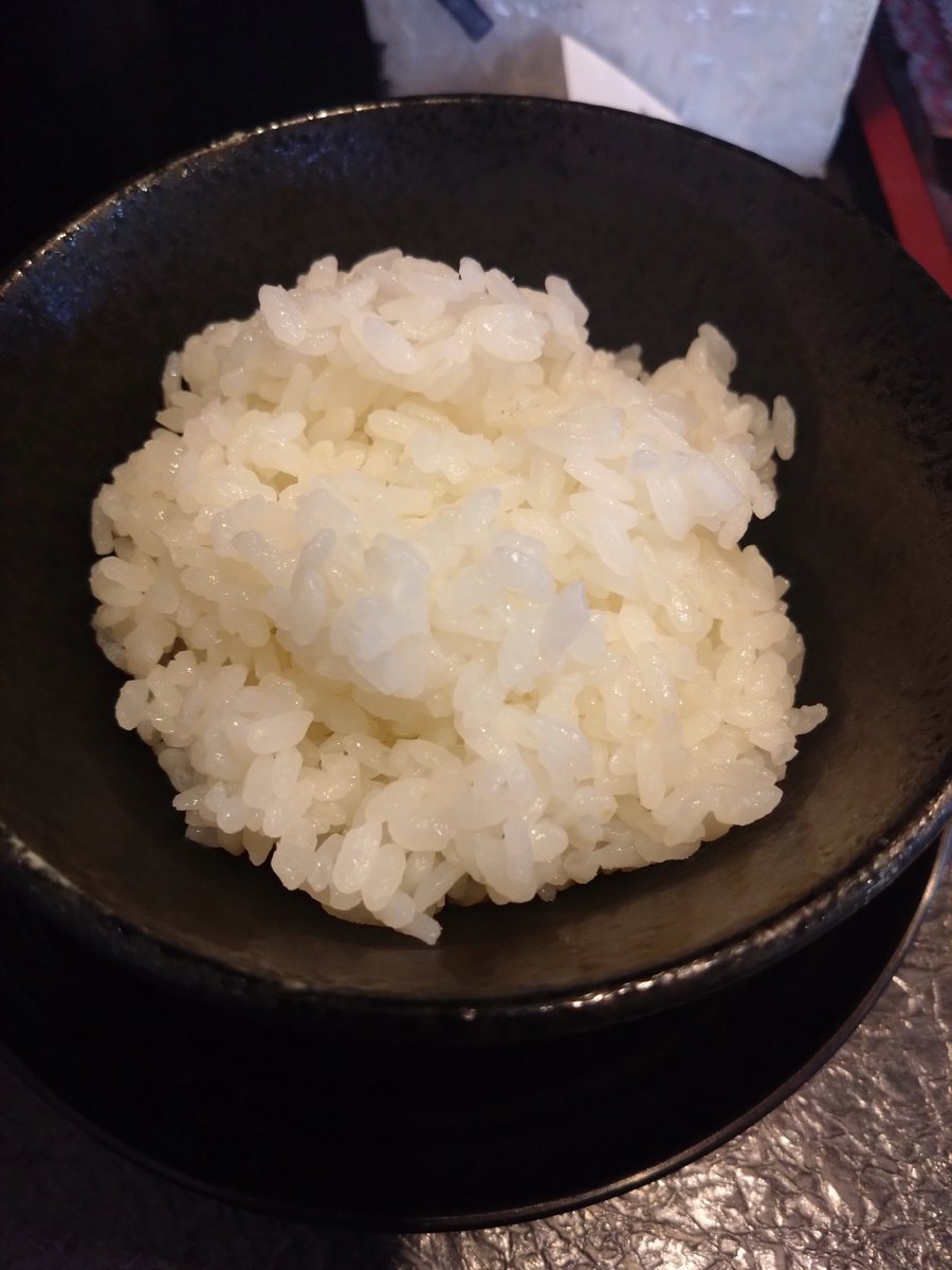 UmaimonH36303's tweet photo. にぼしら〜めんニボ太郎の濃厚煮干しが凄すぎた…！
ガツンと効いた煮干しの旨味に、刻み玉ねぎのシャキシャキ感が最高にマッチ👏
和え玉や白飯との相性も抜群で一気に完食！
煮干し好きなら絶対行ってほしい逸品✨
行ってみたくなったらコメントしてね👍
#飯テロ #ニボ太郎 #ラーメン #つくば https://t.co/S0shxLp0gi