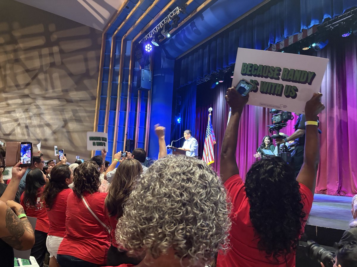 CalNurses's tweet photo. Nurses showed up in Bakersfield this week! Standing with @BernieSanders and @Villegas_CA22 to fight for patients, safe staffing, and health care as a human right. https://t.co/A6sVFujruQ