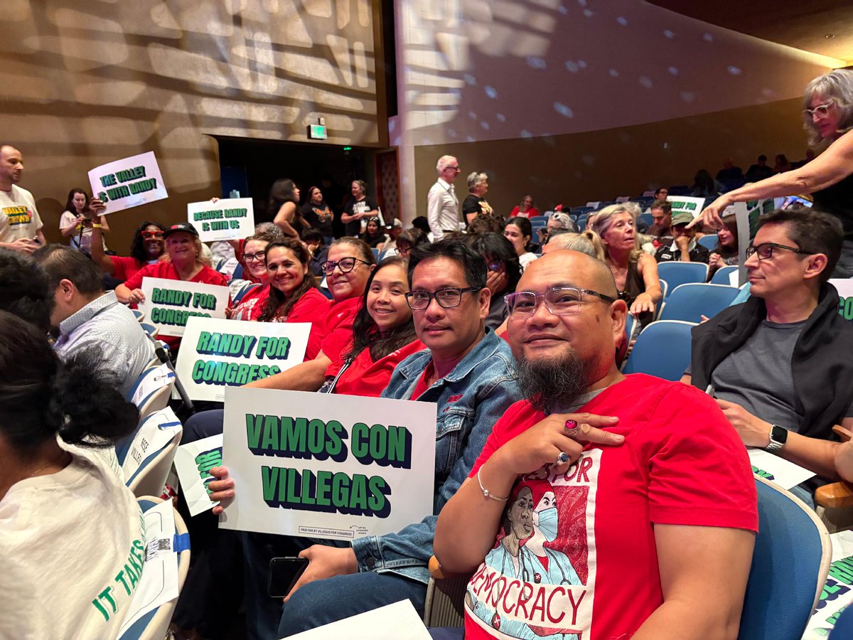 CalNurses's tweet photo. Nurses showed up in Bakersfield this week! Standing with @BernieSanders and @Villegas_CA22 to fight for patients, safe staffing, and health care as a human right. https://t.co/A6sVFujruQ
