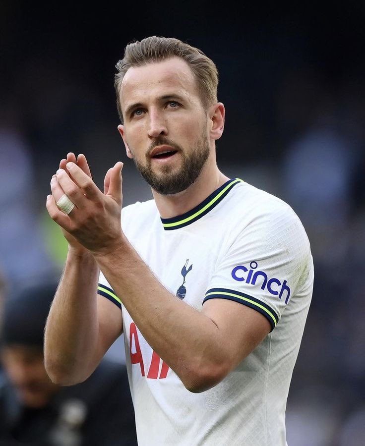 icoolfirm's tweet photo. 🔹Kane is the greatest ever England player and he is a great captain it’s a honor to play with him-Jude Bellingham https://t.co/9OjEwc4MBs
