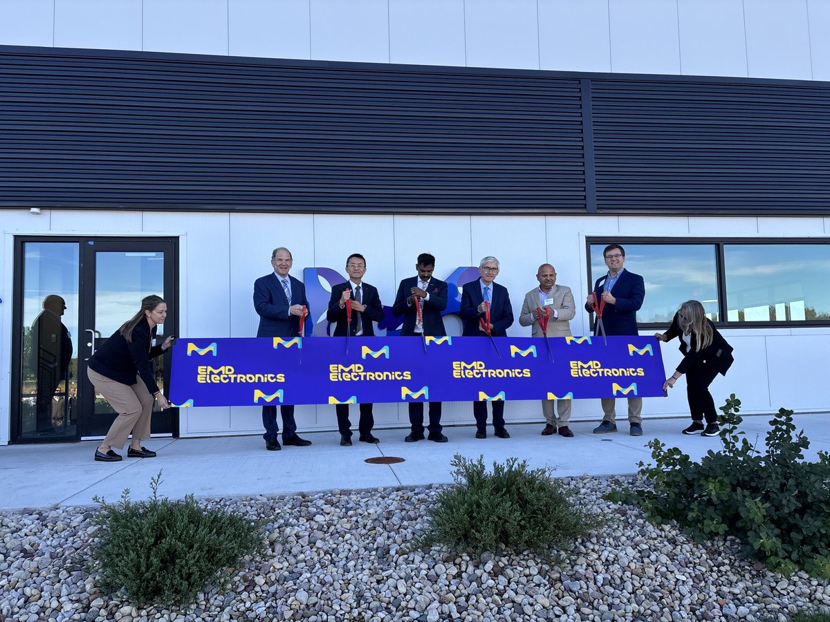 GovEvers's tweet photo. I was glad to join EMD Electronics for the opening of a new 38,000-square-foot research and development facility in Sheboygan Falls.

Together, we’re expanding Wisconsin’s manufacturing capabilities and increasing economic opportunity for folks throughout Eastern Wisconsin. https://t.co/BR5mHhkzyN