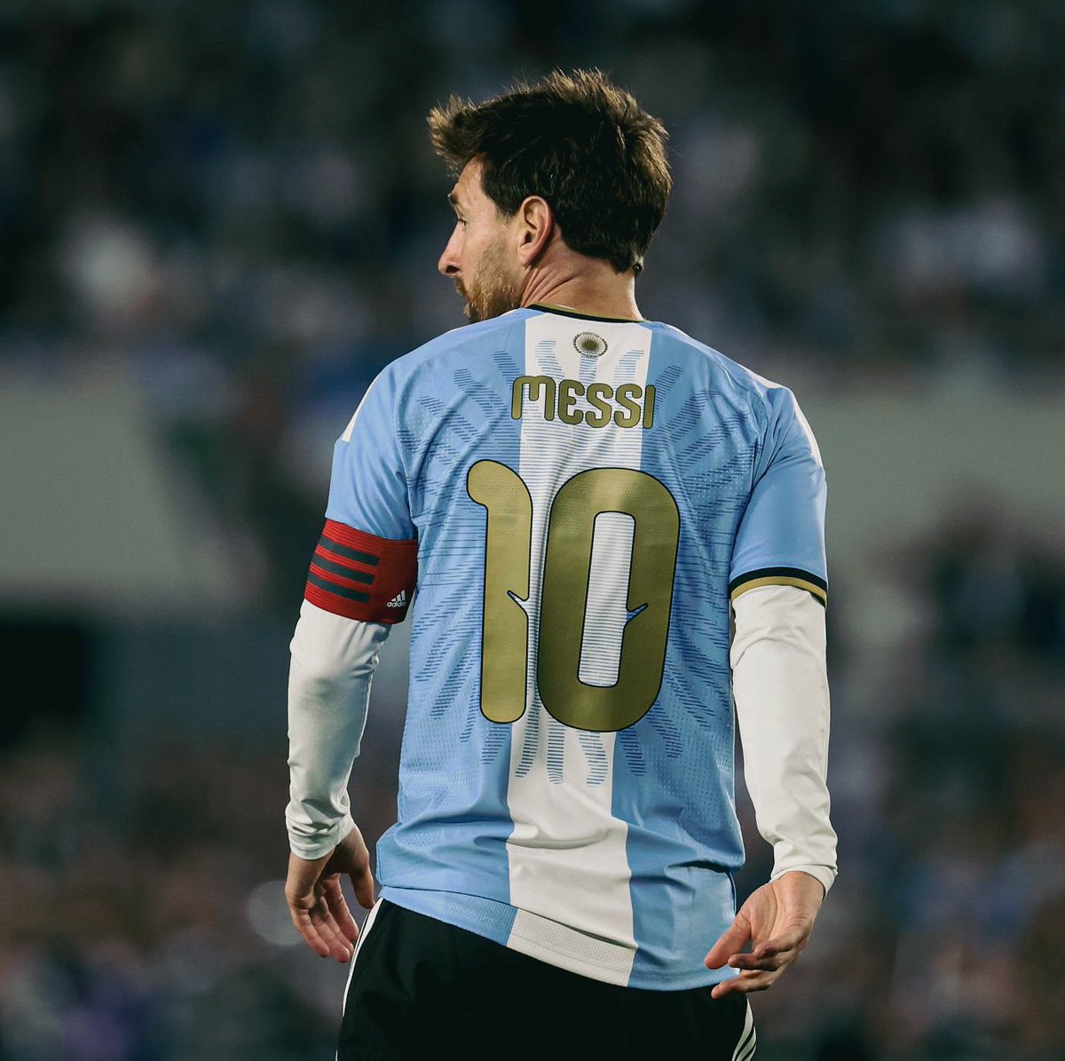 classicshirts's tweet photo. That’s the way to bow out. https://t.co/kCl2U7zdxF