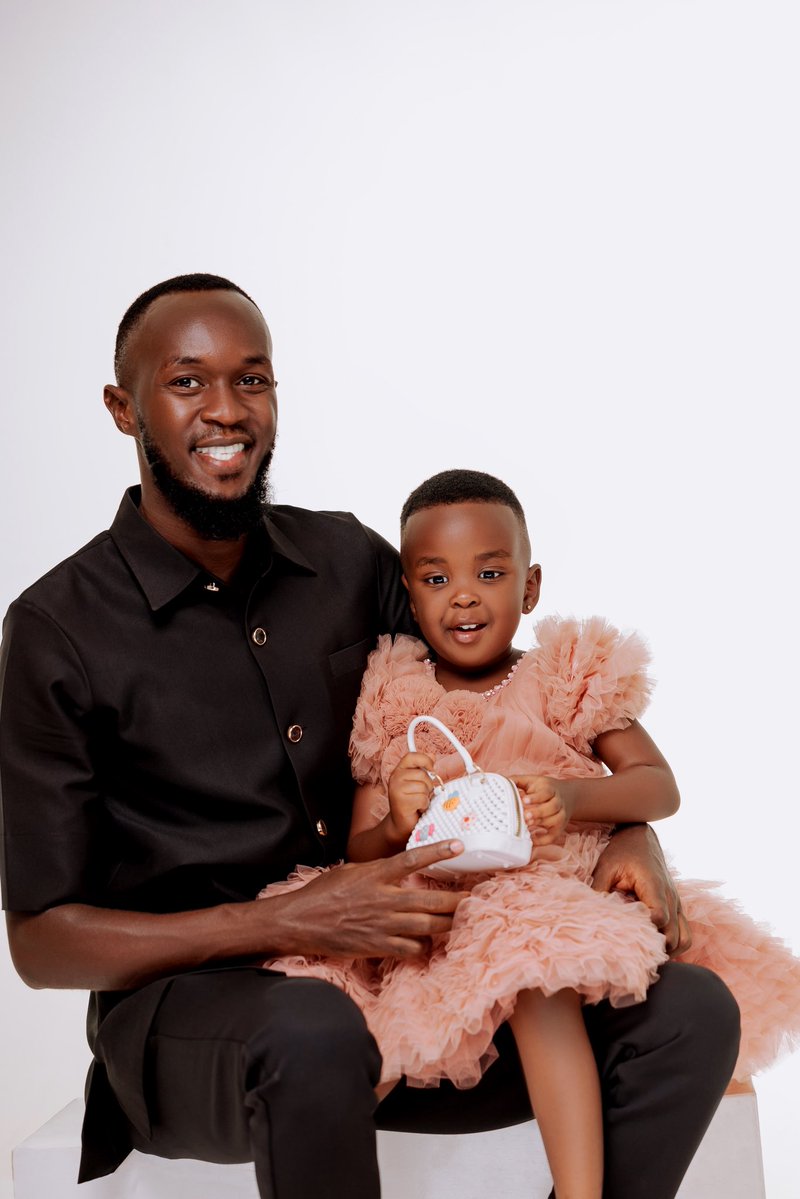 abramzkark's tweet photo. 2:48am  7th/10/2022. Your first cries brought a forever smile on my face, throughout this journey, I have learnt a lot of great things with you my little princess. Happy birthday Mercedes Psalm 91:11
#Mercedes https://t.co/IFFk982tOz