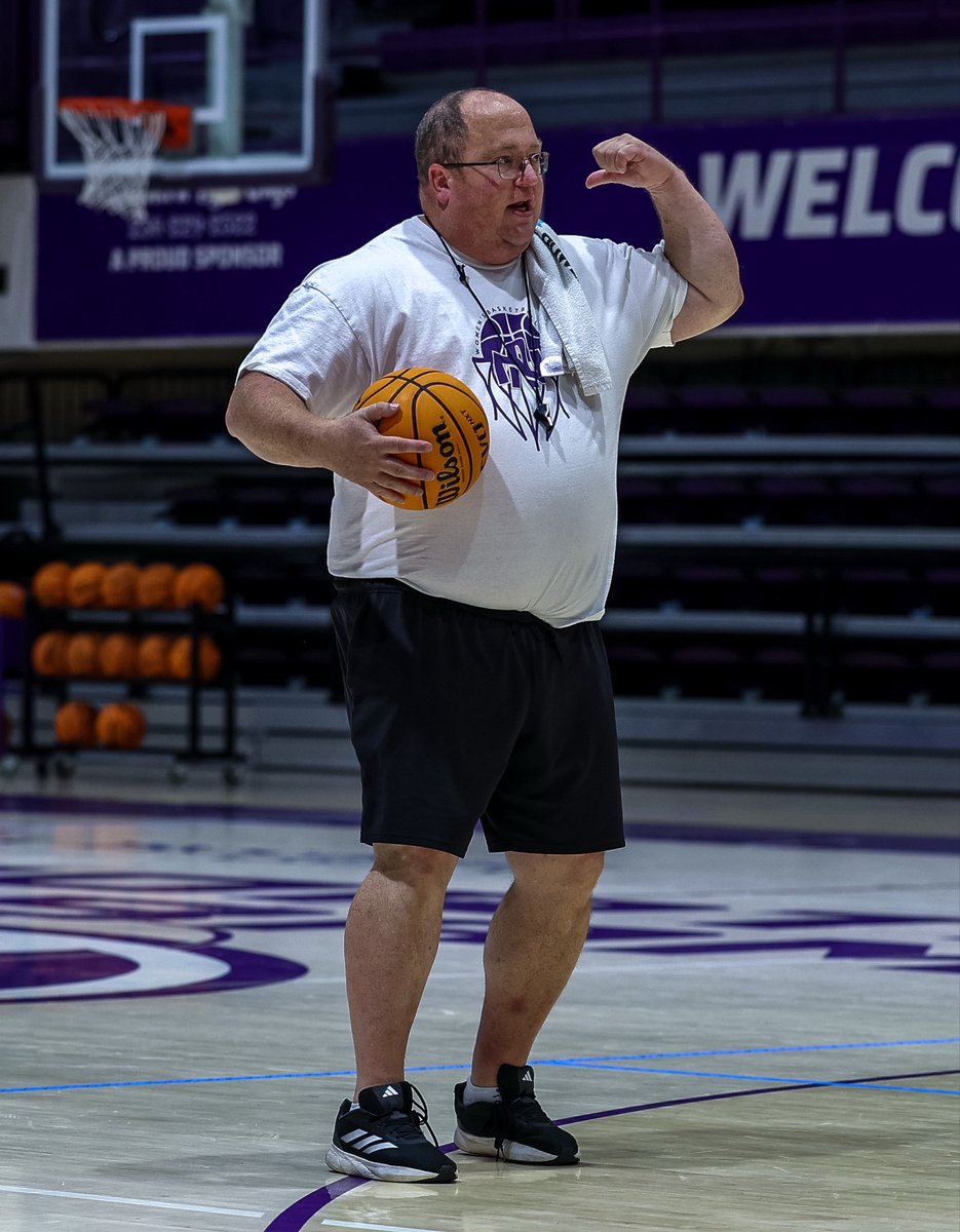 UNAwbb's tweet photo. Grateful for this crew. Happy National Coaches Day ❗️

#RoarLions x #RaiseTheRoar 🦁💜 https://t.co/r3Eg3GHKJ0