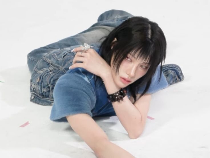 ruipanties's tweet photo. sometimes i remember she exists and i go a bit insane https://t.co/MfwM5ZcGzt