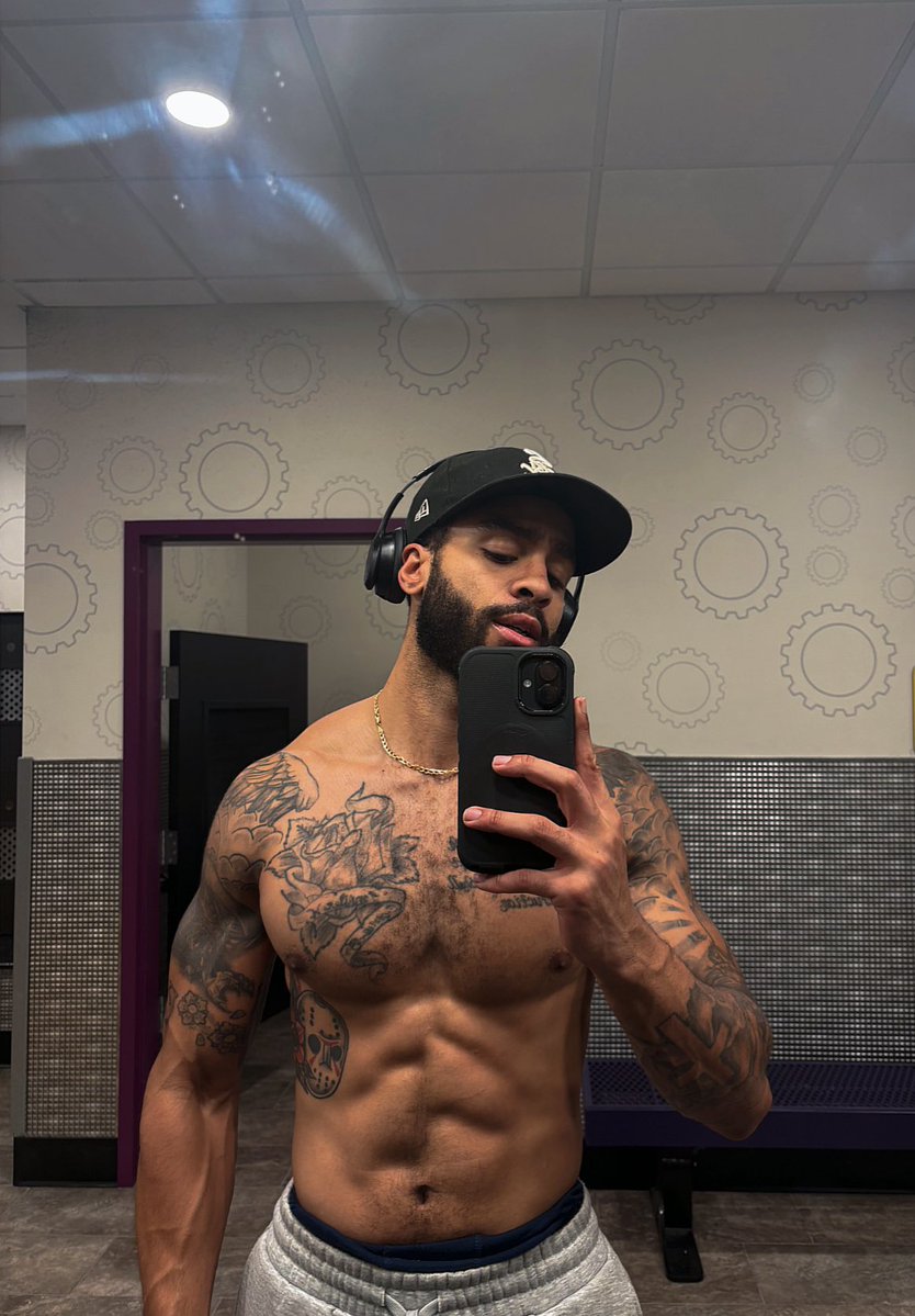 flowbigone101's tweet photo. Great day at the gym 🔥 💪🏽💪🏽 
#nashville https://t.co/AH5mIVGiwM