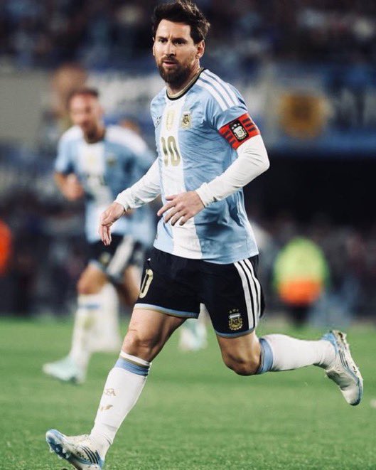 Capitano_M14's tweet photo. اول مباراة                                         اخر مباراة https://t.co/hZXQ6wpGek