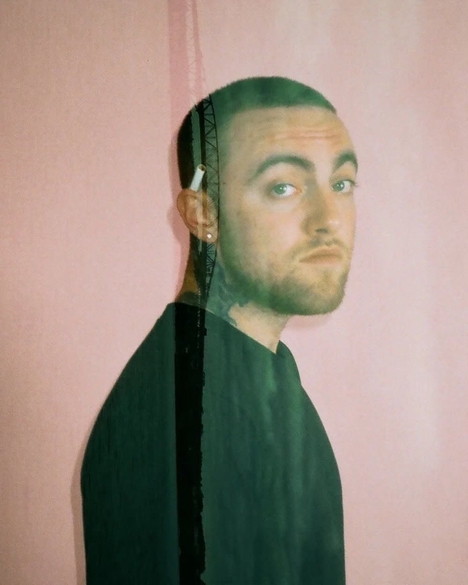 ComplexMusic's tweet photo. Mac Miller’s ‘The Divine Feminine’ is on pace to return to the Top 10 of the Billboard 200 🕊️

It’s projected to sell 35K units following its anniversary edition, released on Friday. ‘The Divine Feminine’ celebrated its 10-year anniversary on Sept. 16.

(via @HITSDD)