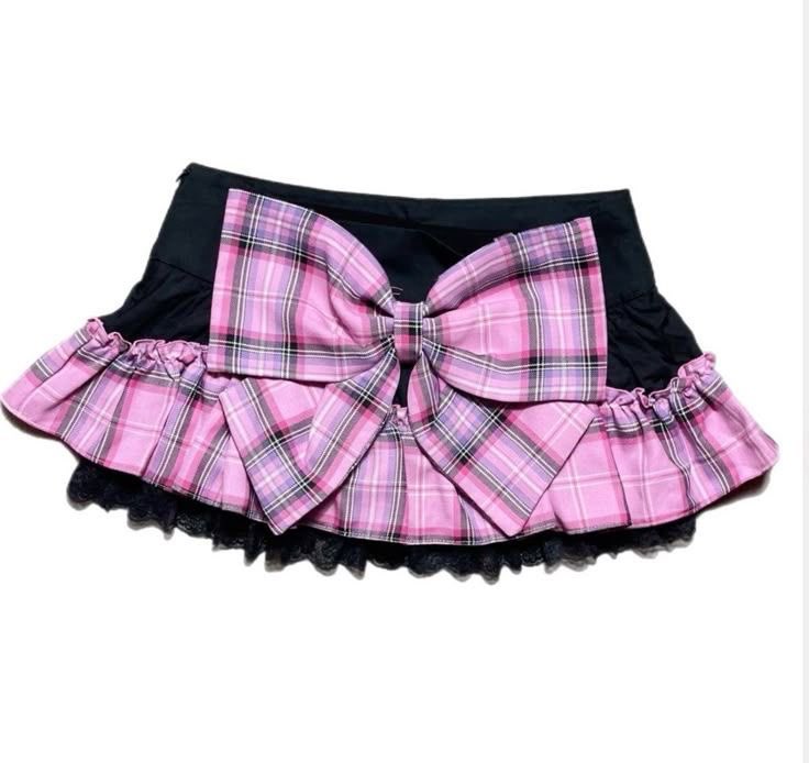 pinkpastrydoll's tweet photo. pink and black plaid is so cutie adorable omg i need to first one so bad https://t.co/PHsuQlsVK0