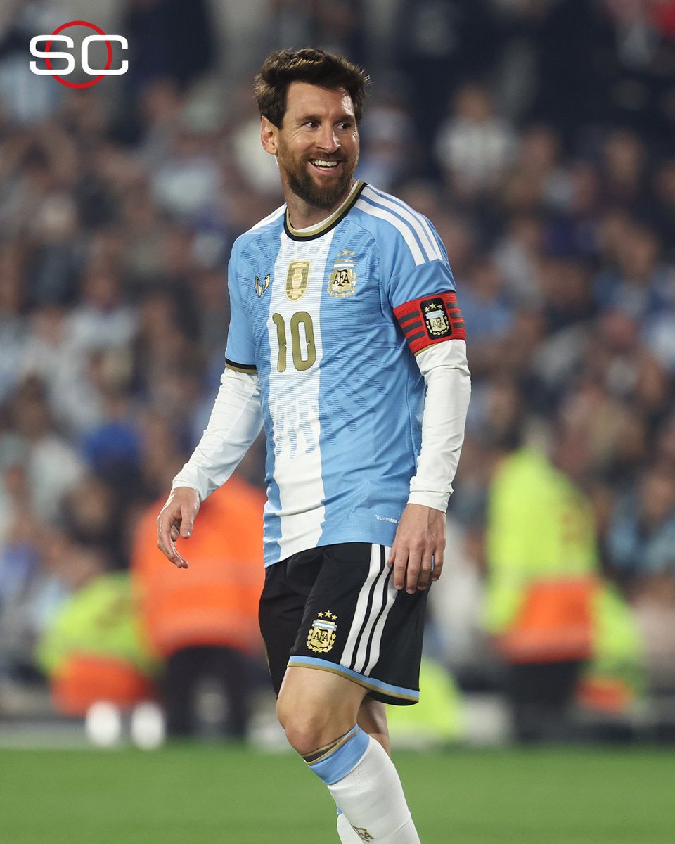 SC_ESPN's tweet photo. La sonrisa de Leo Messi en su despedida de la Selección Argentina 🥹

🐐 #GraciasLeo https://t.co/3EgBMSwSRl