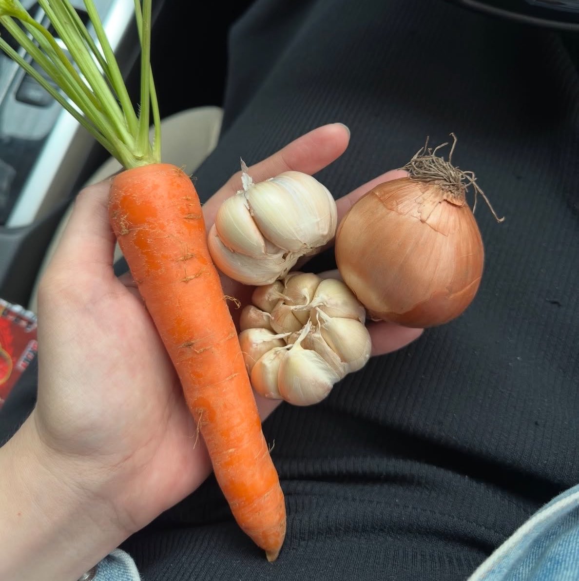 TanyarlBase's tweet photo. in this corrupt  government 🥀 
Segini harganya 12ribu. Mending langsung beli ayam geprek ga sih🤣😭💚 https://t.co/ayZNh7TnzH