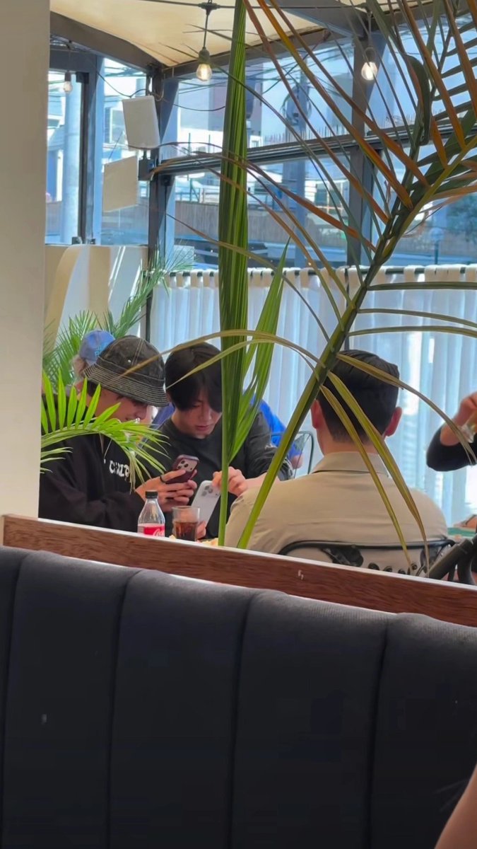mvvvelancia_'s tweet photo. TAEKOOK probando comida peruana  🇵🇪🇵🇪🇵🇪🇵🇪🇵🇪🇵🇪🇵🇪🇵🇪🇵🇪 https://t.co/BBmfyVGvcp