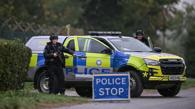 socialismoolib1's tweet photo. 🇬🇧#RU @NAVEDELMISTERIO @ANTONIORNARANJO @EDUARDOINDA @CHAPUAPAOLAZA @JORGECALABRES @CARLOSCUESTALD @ENTRAMMBASAGUAS

#Noticias

🔫10/06/2026 BRITÁNICO, 22, ARRESTADO en #LONDRES: 7º ARRESTO. Libres bajo Fianza

BASE RAF FAIRFORD

Intento ATENTADO TERRORISTA IRANÍ a B-1 y B-52 USA https://t.co/5wwVonS6ev