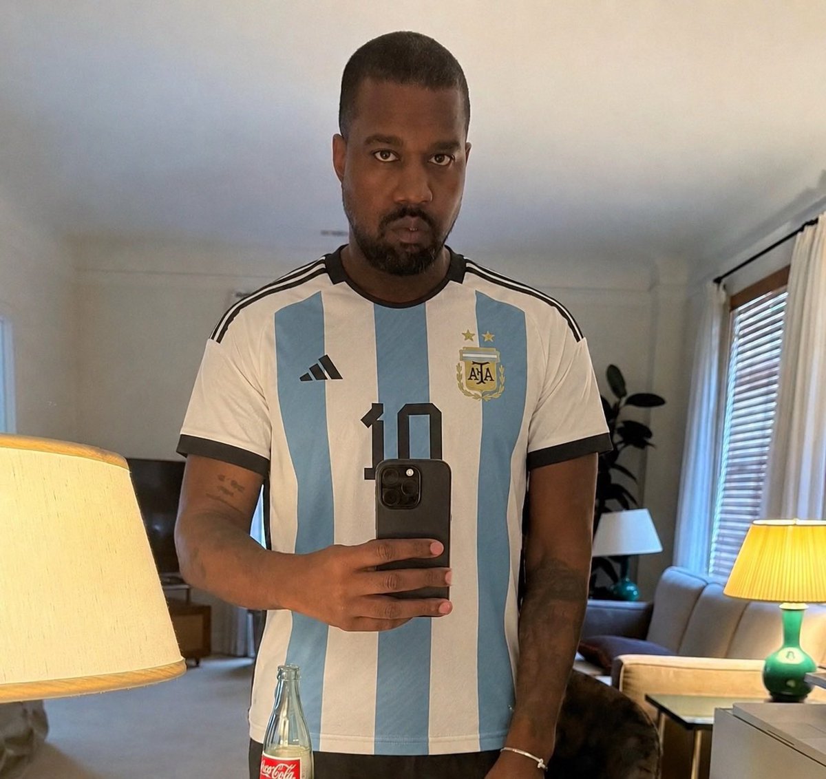 kidcatire's tweet photo. Hoy se llora a full, recordando que pude haber visto a Messi en Córdoba hace una década pero no pude porque se lesionó https://t.co/loKhsEEWkK