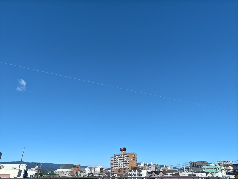 kanbee_one's tweet photo. おはようございます
秋晴☀️気温22℃のいわき
雨季も終わり秋も本格化
水曜です！定退でまいろう
今日も1日がんばっぺね
#全開朝撮
#イマソラ
#空ネット https://t.co/zGHelzmpT8