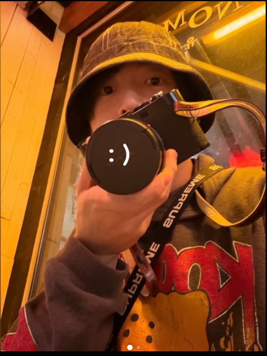 parislimabts's tweet photo. Tae usando la gorra de Jungkook 🤭🤭🇵🇪🇵🇪🇵🇪 Perú es tierra taekook https://t.co/JVlTyspmyc