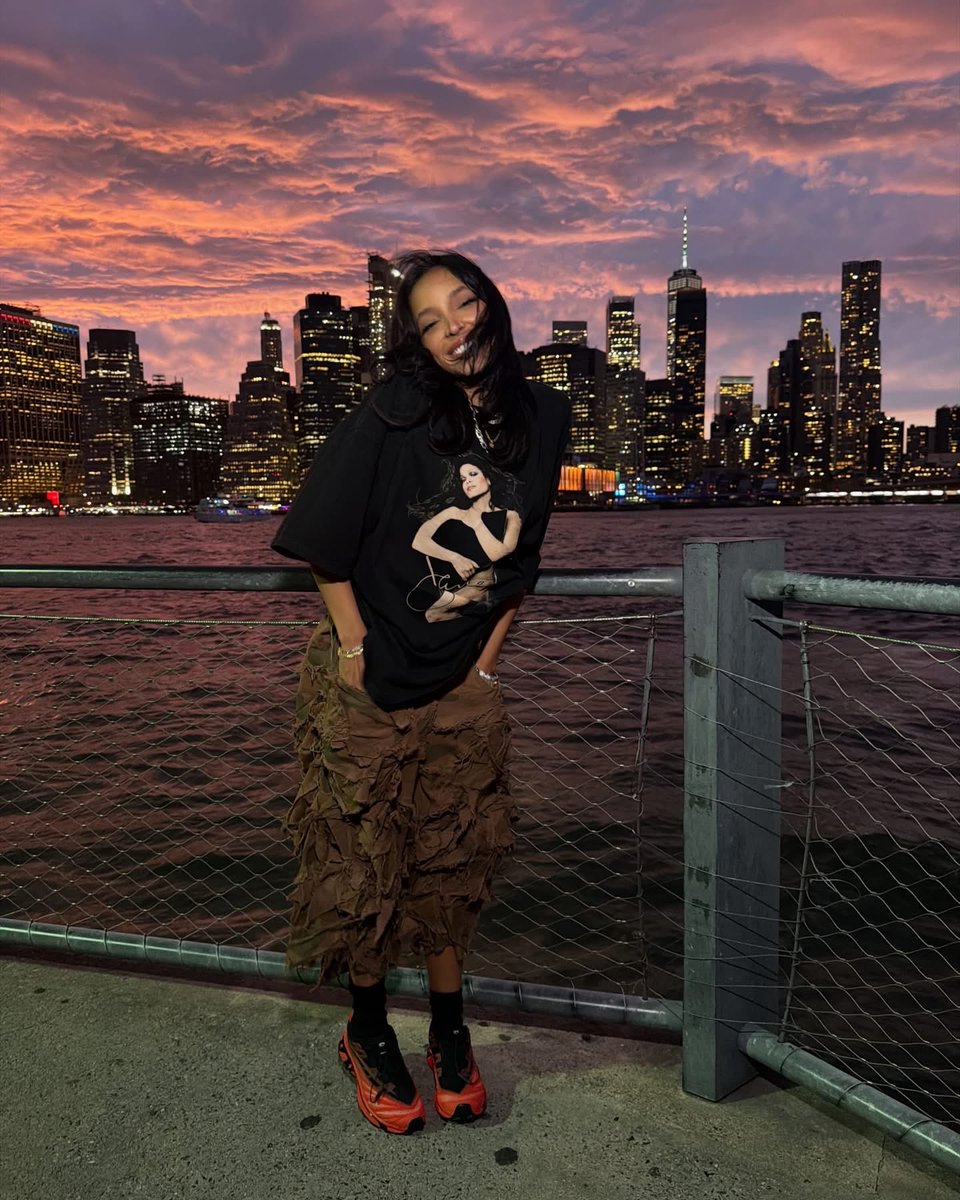 mkznmtch's tweet photo. 📍Tinashe visiting AudaCity https://t.co/GUZtoG9tWu