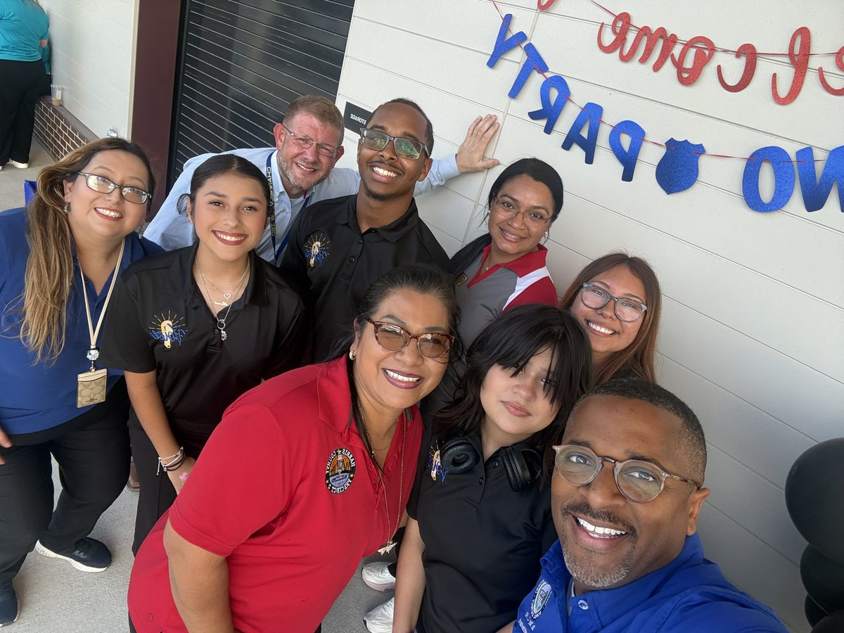 tchill_'s tweet photo. We appreciate everyone who came out tonight for the 1st annual Channelview Foundation of Hope National Night Out. What a great way to celebrate our community and connect families with resources at this new facility right here at home. #WeAreChannelview https://t.co/CfTBncxveN
