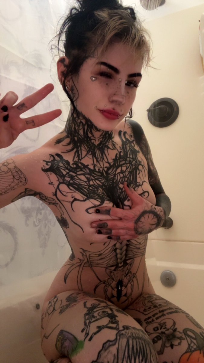 dead_dxlll's tweet photo. pre bedtime shower https://t.co/4V5W51UxFR