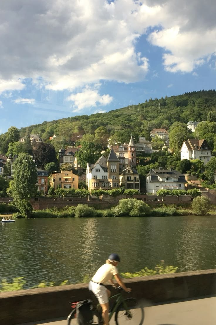 echoesofworld's tweet photo. Heidelberg, Germany https://t.co/X9CYY1cyJf