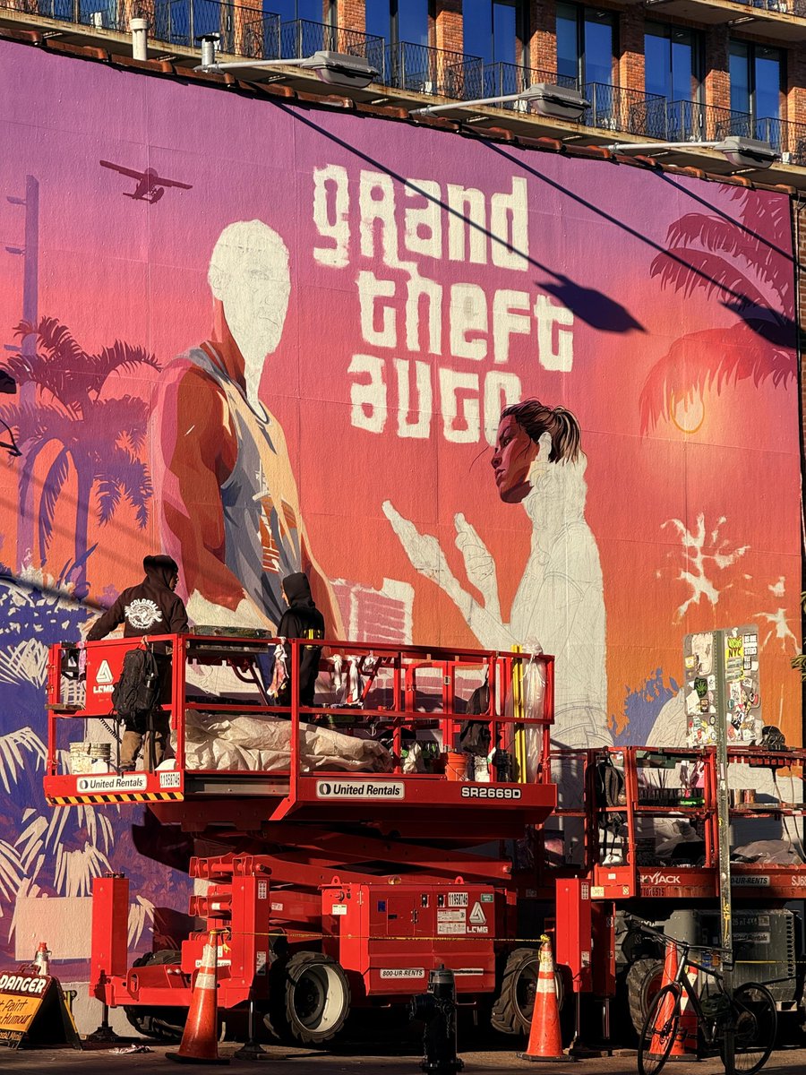 NotPaloIntel's tweet photo. El mural de GTA VI en Nueva York ya casi está terminado. 

via: u/Salty_Scrotum https://t.co/1RzavzJsGF
